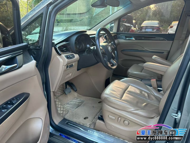 18年别克GL8轿车抵押车出售