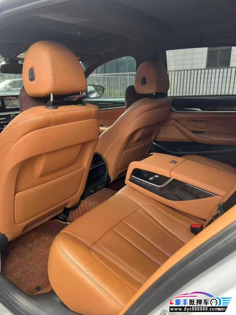 17年宝马5系轿车抵押车出售