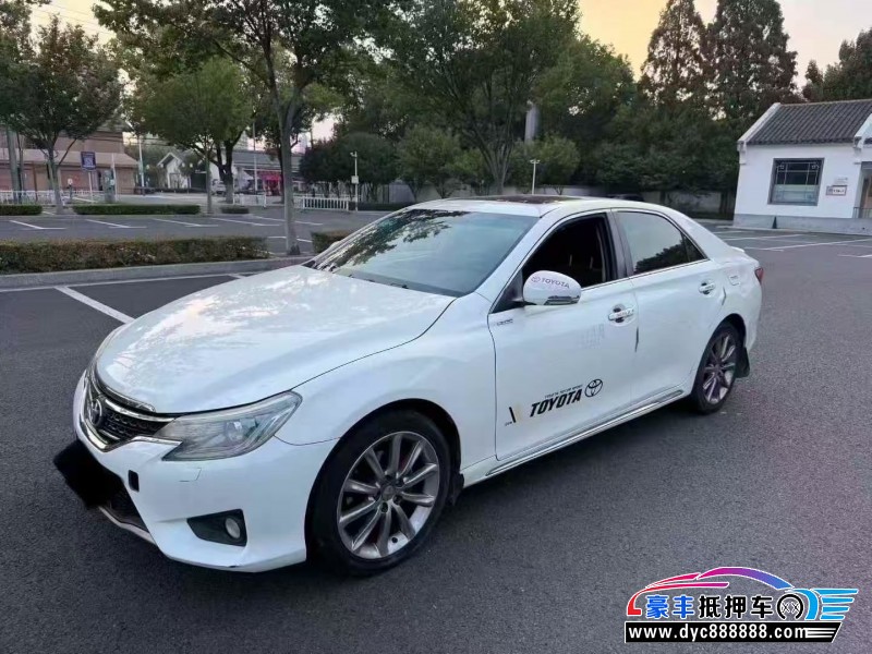 15年丰田锐志轿车抵押车出售