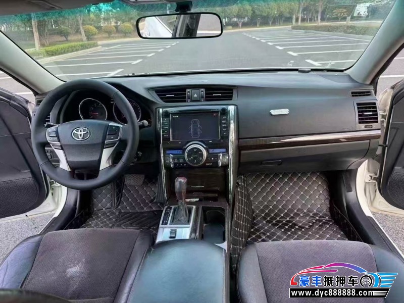 15年丰田锐志轿车抵押车出售