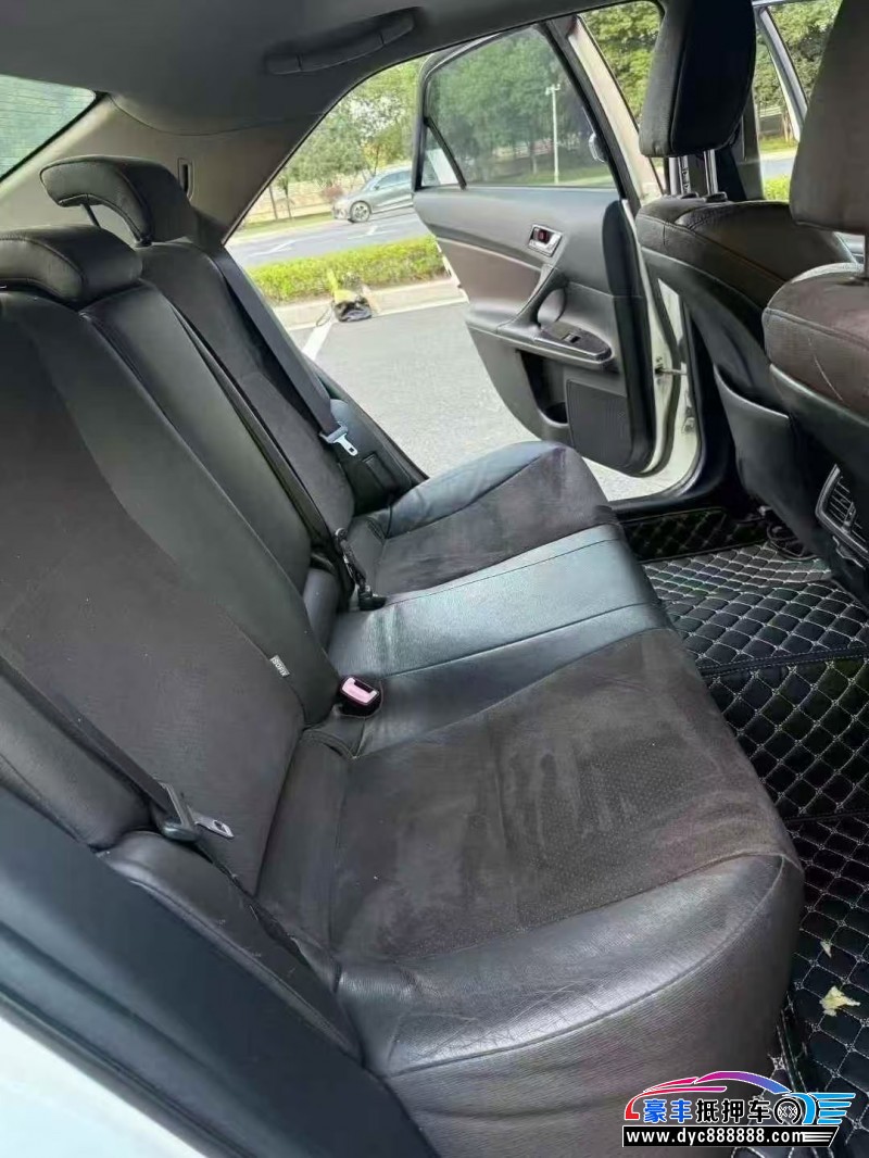 15年丰田锐志轿车抵押车出售