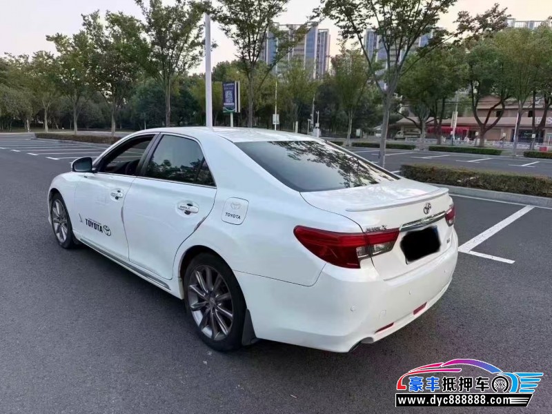 15年丰田锐志轿车抵押车出售