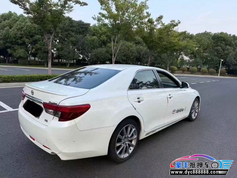 15年丰田锐志轿车抵押车出售