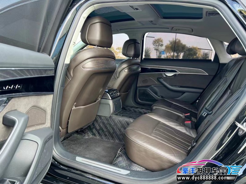 20年奥迪A8L轿车抵押车出售