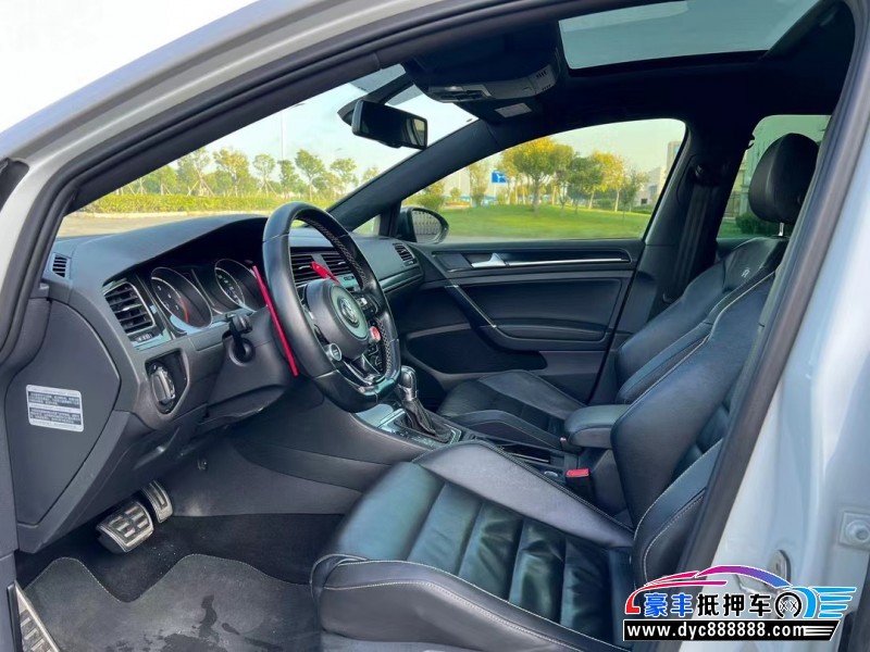 17年大众高尔夫轿车抵押车出售