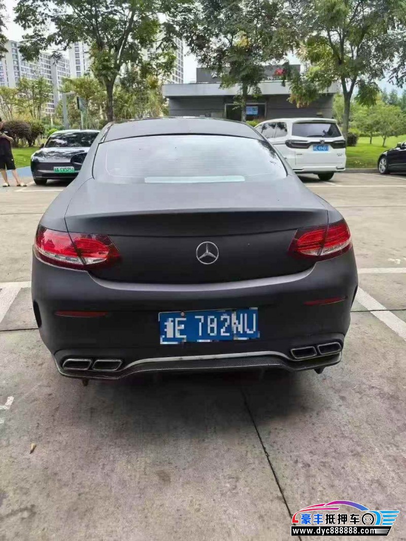 18年奔驰C轿车抵押车出售