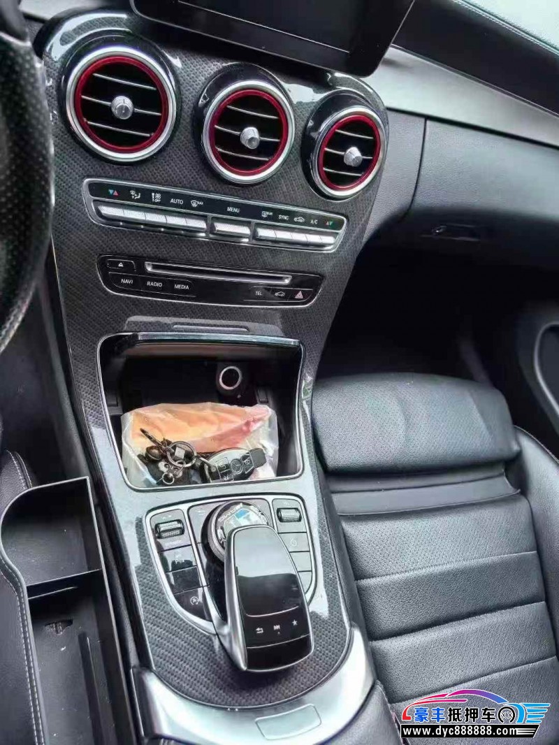 18年奔驰C轿车抵押车出售