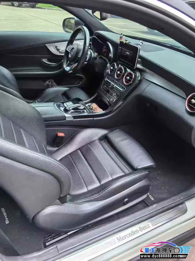 18年奔驰C轿车抵押车出售