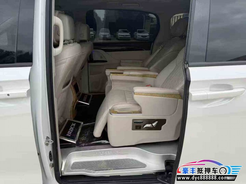 19年别克GL8轿车抵押车出售