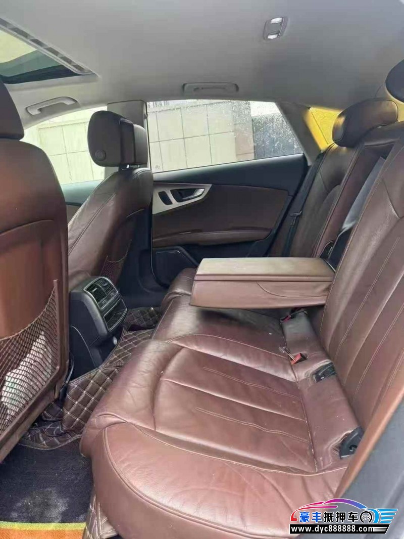 17年奥迪A7轿车抵押车出售