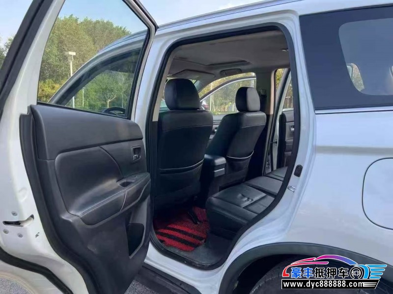 17年三菱欧蓝德轿车抵押车出售