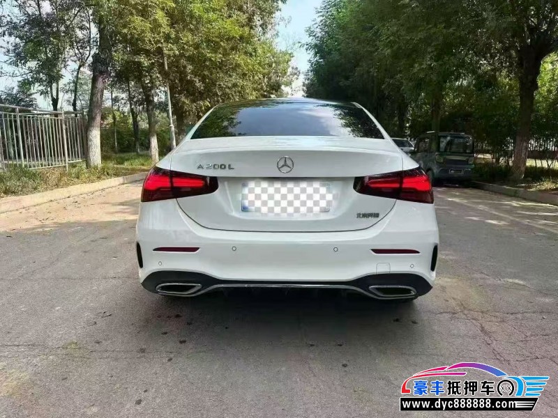 24年奔驰A轿车抵押车出售