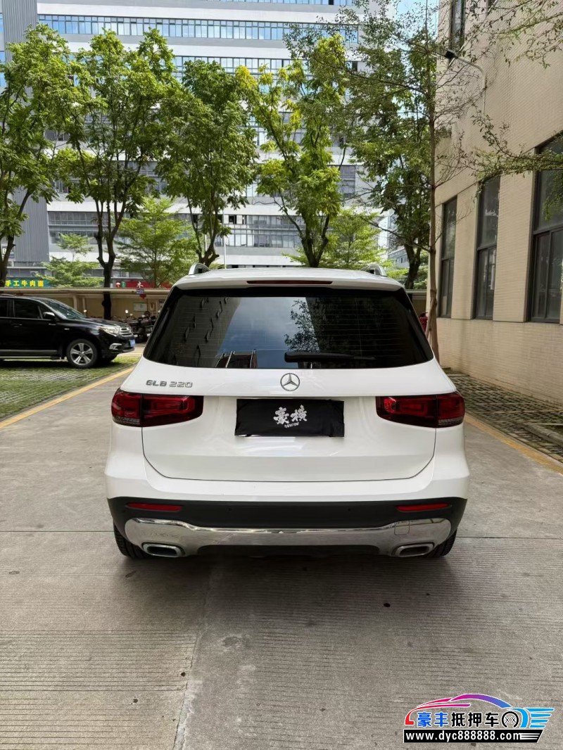 22年奔驰GLB轿车抵押车出售