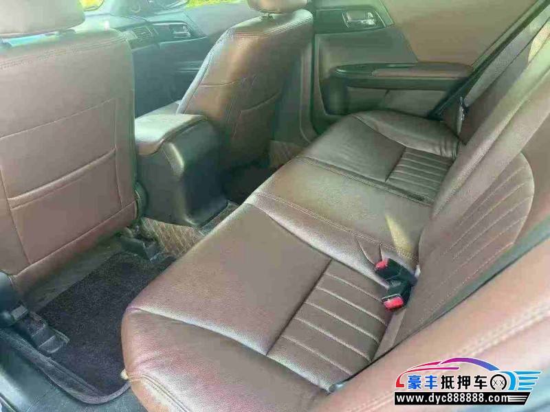 16年本田雅阁轿车抵押车出售