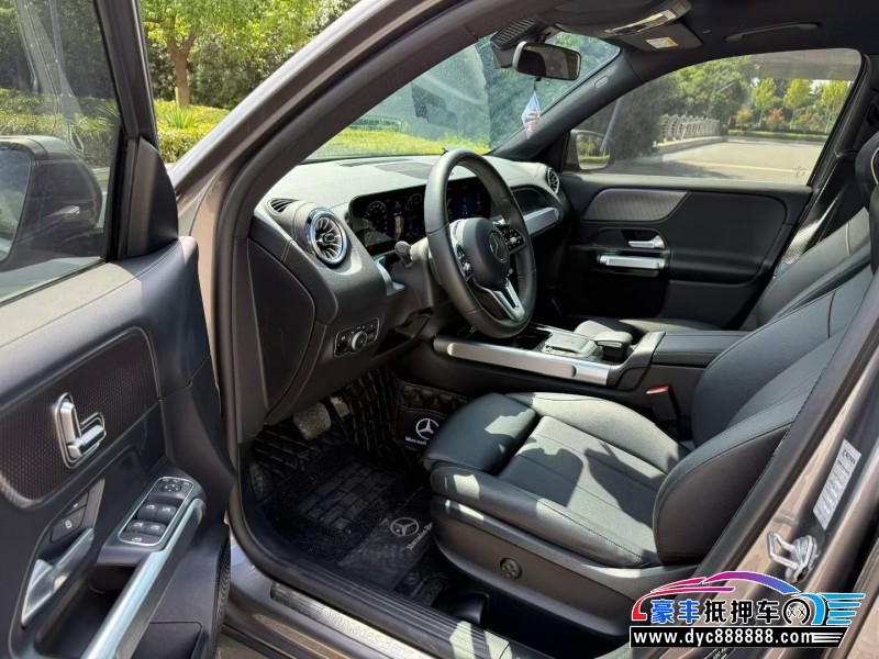 22年奔驰GLB轿车抵押车出售