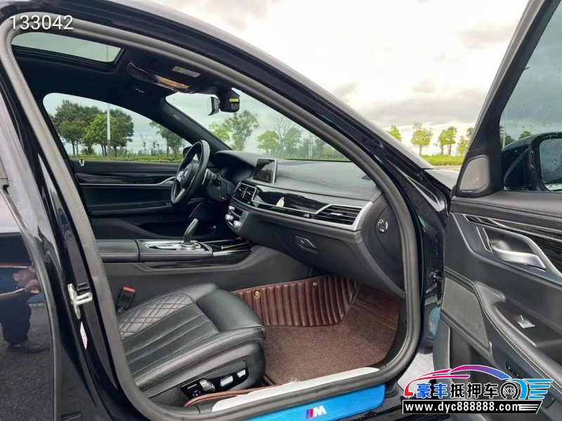 20年宝马7系轿车抵押车出售