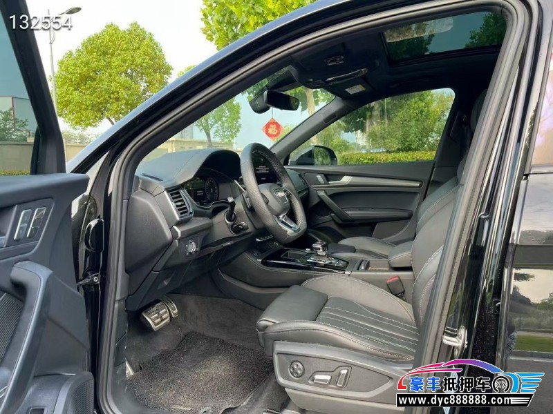 23年奥迪Q5轿车抵押车出售