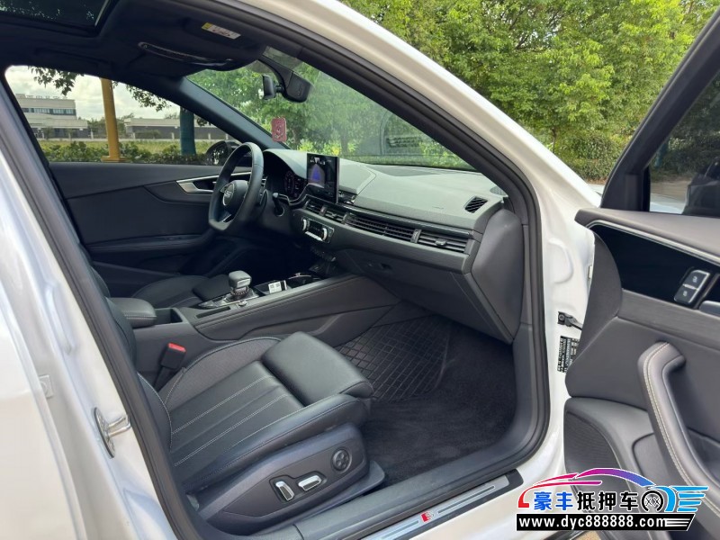 24年奥迪A4L轿车抵押车出售