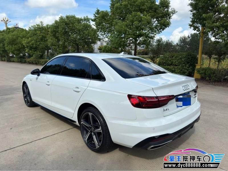 24年奥迪A4L轿车抵押车出售