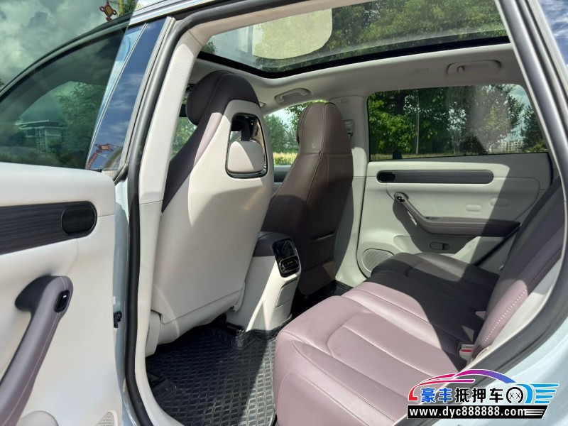 24年零跑C11轿车抵押车出售