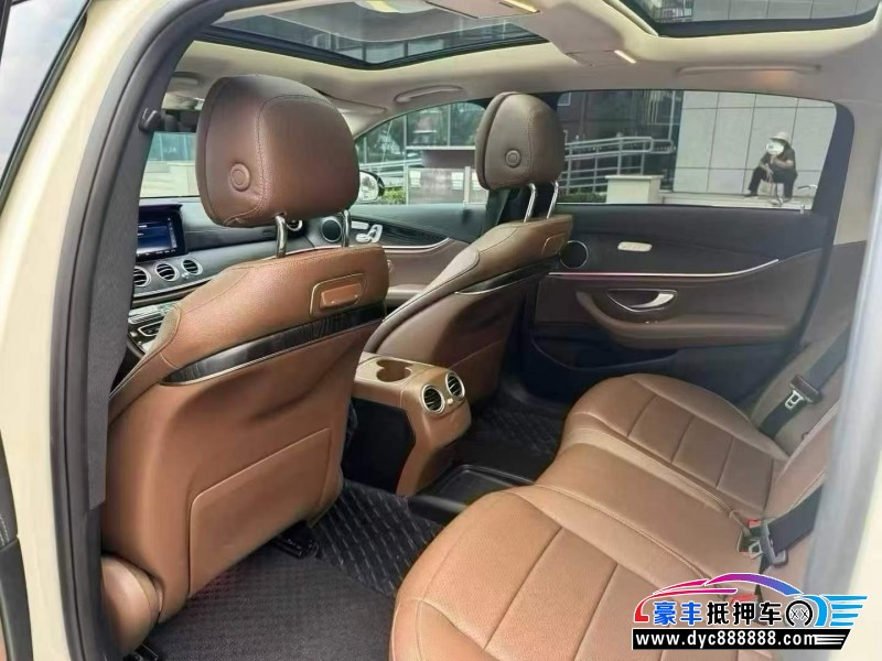 17年奔驰E轿车抵押车出售