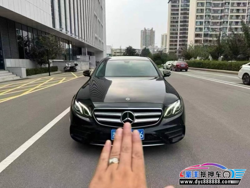 17年奔驰E轿车抵押车出售