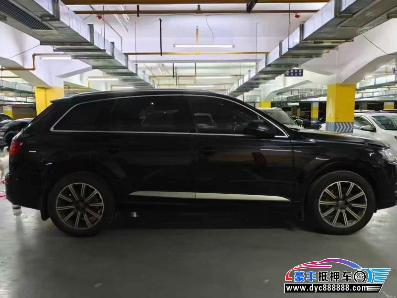 17年奥迪Q7轿车抵押车出售