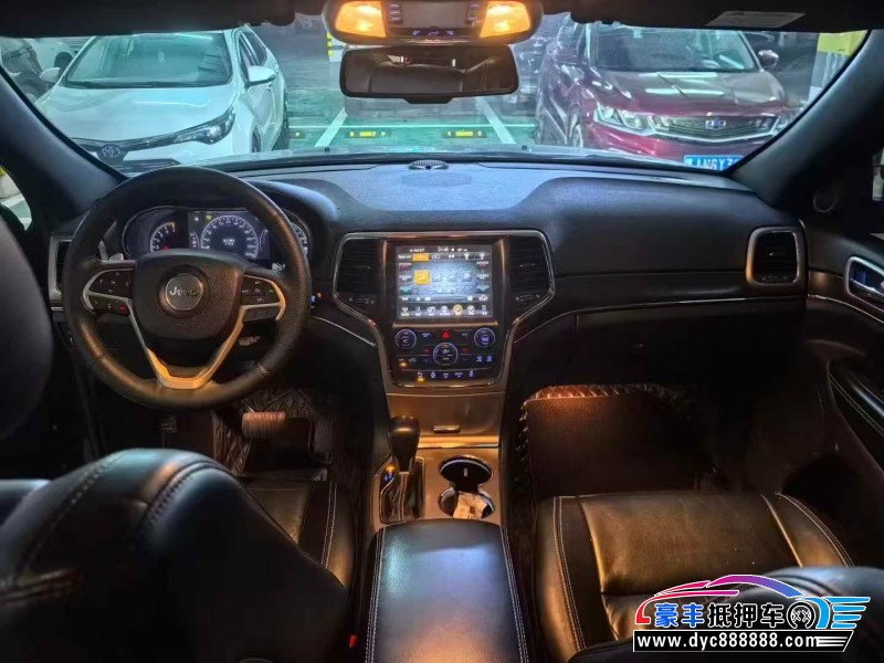 16年Jeep大切诺基轿车抵押车出售