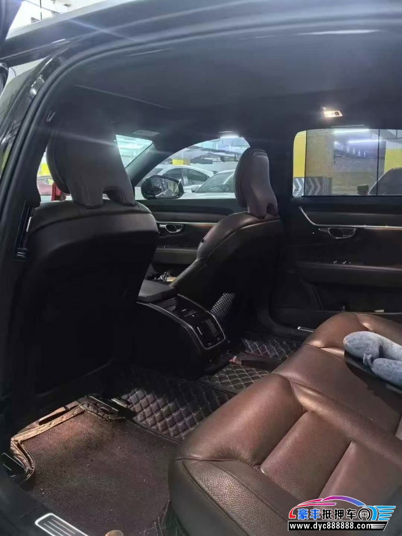 21年沃尔沃S90轿车抵押车出售