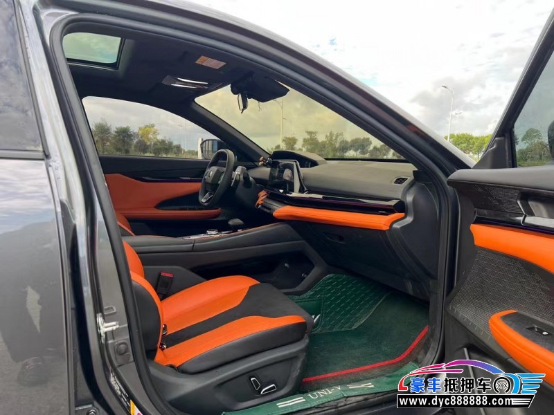 23年长安长安UNI轿车抵押车出售