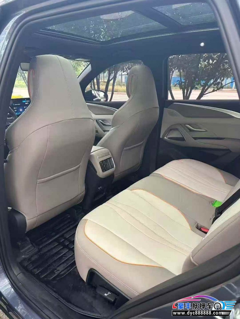 24年比亚迪宋轿车抵押车出售