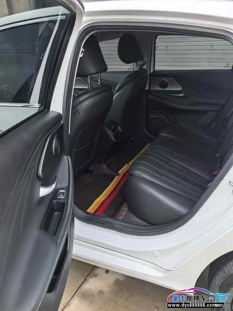 25年奇瑞风云轿车抵押车出售