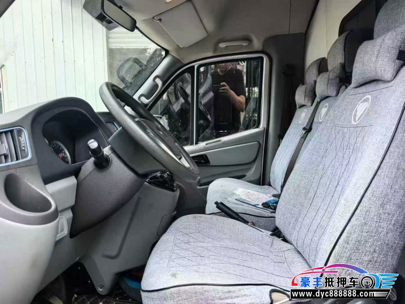 19年福田图雅诺轿车抵押车出售