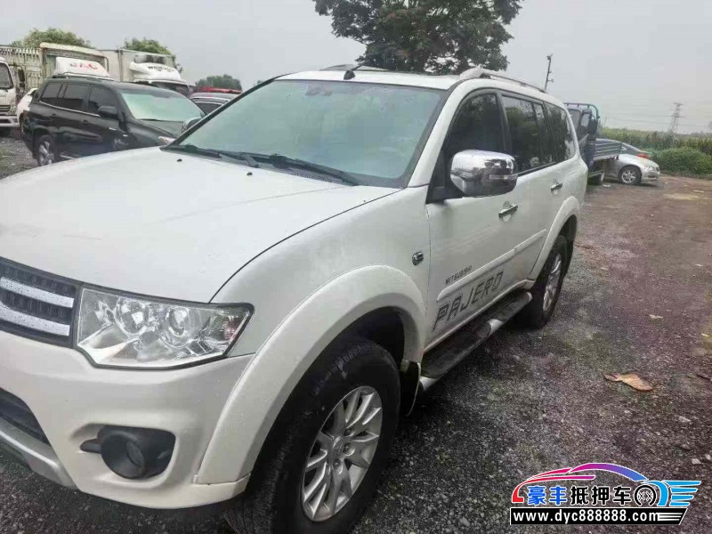 16年三菱帕杰罗轿车抵押车出售