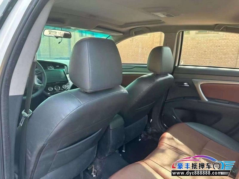 17年海马M6轿车抵押车出售