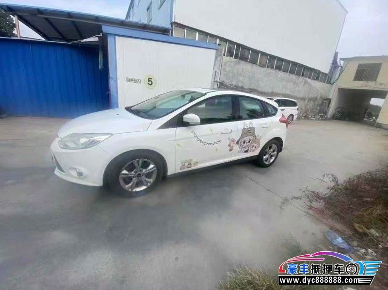 15年福特福克斯轿车抵押车出售