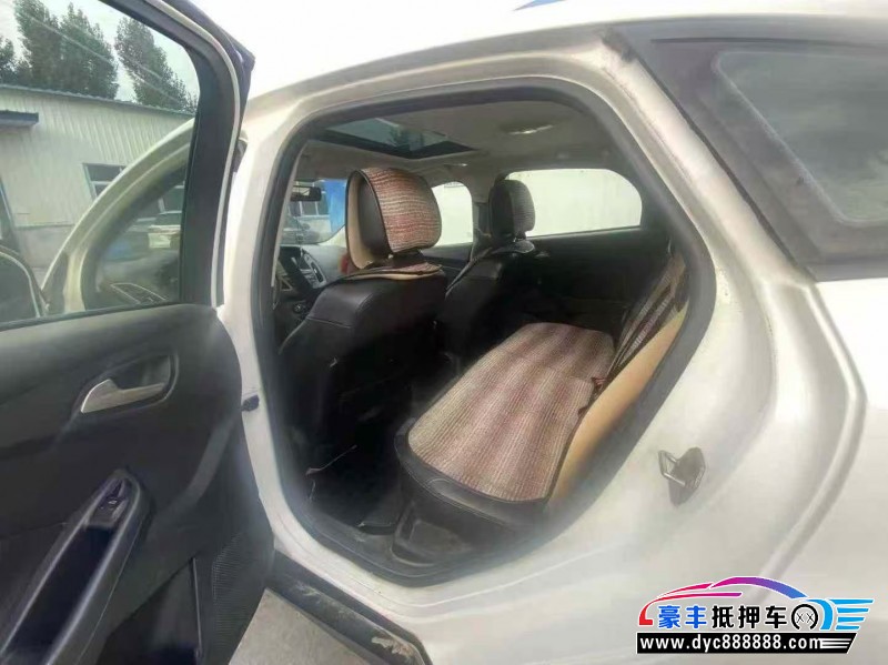 15年福特福克斯轿车抵押车出售