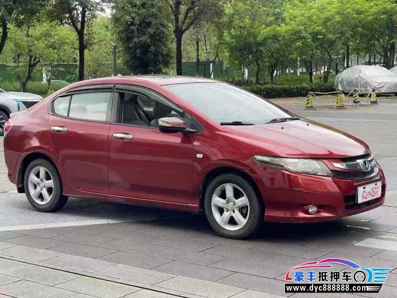 10年本田锋范轿车抵押车出售