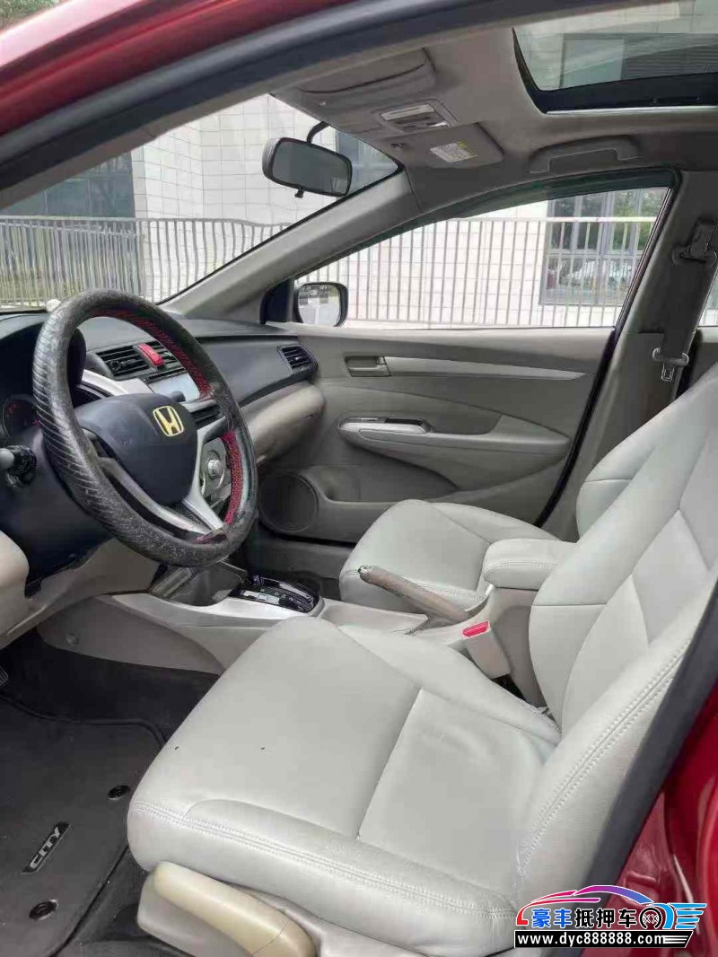10年本田锋范轿车抵押车出售