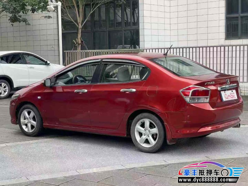 10年本田锋范轿车抵押车出售