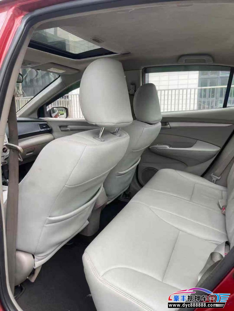 10年本田锋范轿车抵押车出售