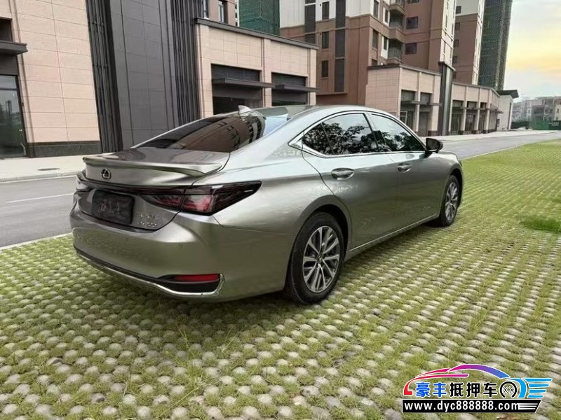 25年雷克萨斯ES轿车抵押车出售