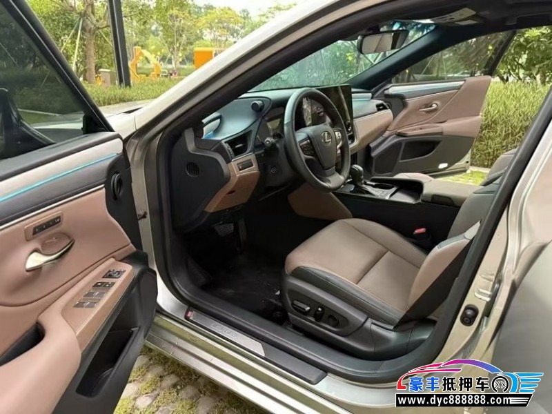 25年雷克萨斯ES轿车抵押车出售