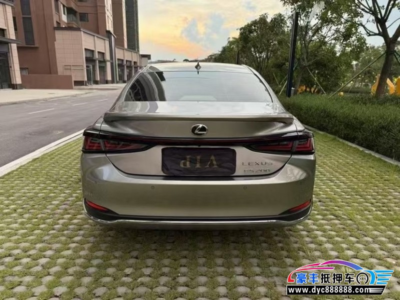 25年雷克萨斯ES轿车抵押车出售