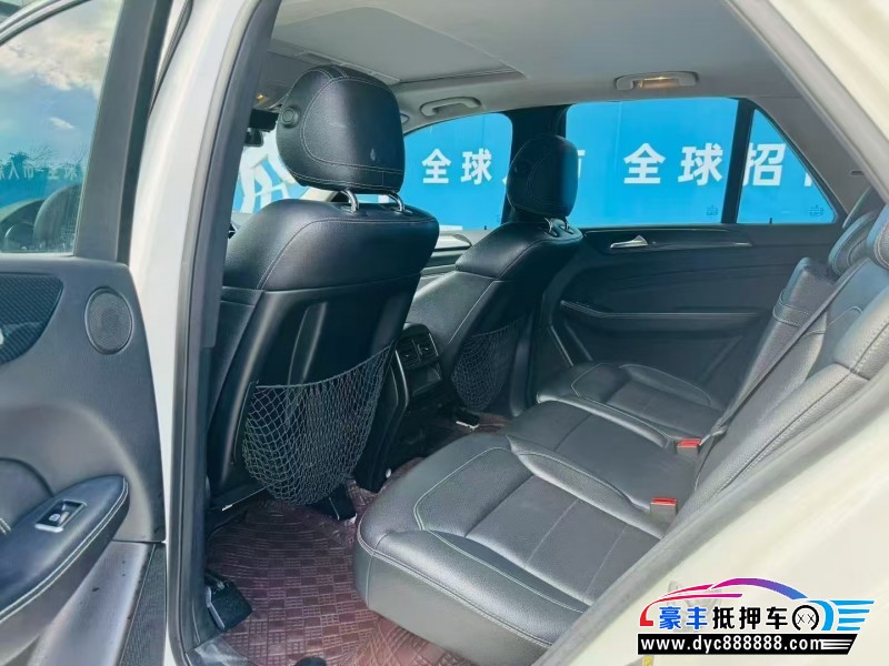 13年奔驰ML轿车抵押车出售