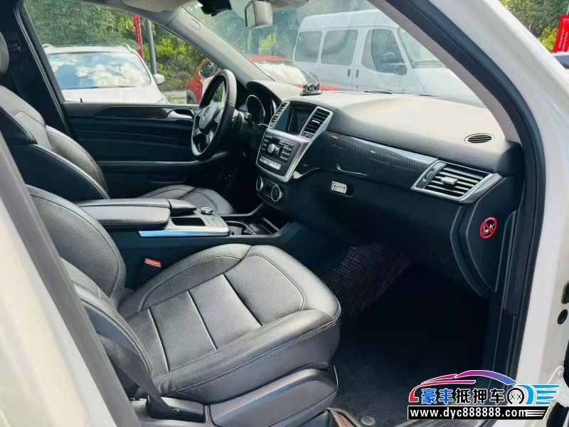 13年奔驰ML轿车抵押车出售