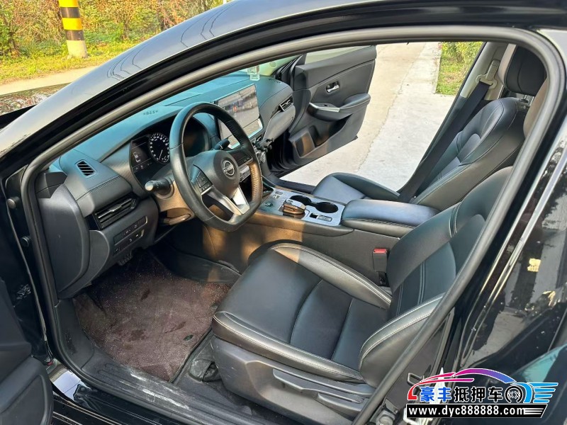 22年日产轩逸轿车抵押车出售