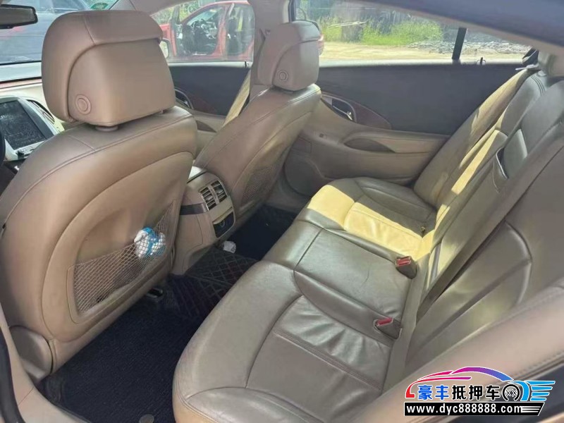 11年别克君越轿车抵押车出售