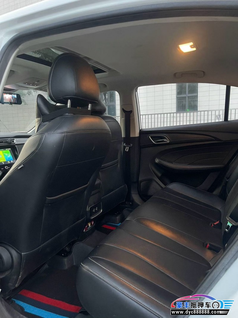 20年荣威i5轿车抵押车出售