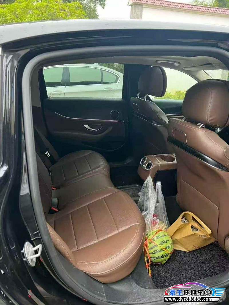 16年奔驰E轿车抵押车出售